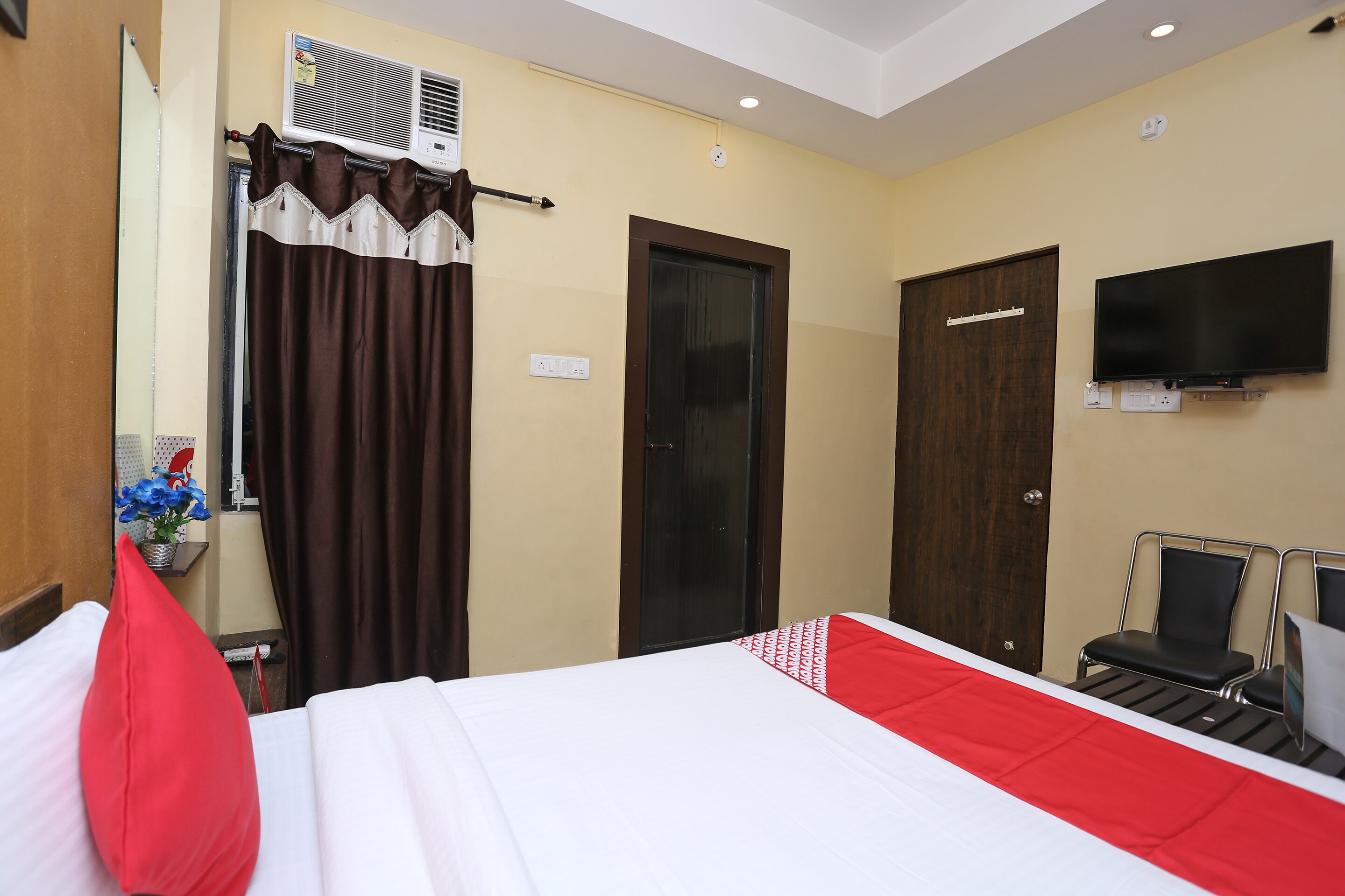 HOTEL SHRI KALYAN - Tap to explore photos