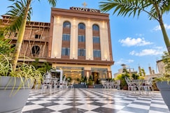 Hotel Cozzy Inn 500 Meters from GBL hospital, Chomu