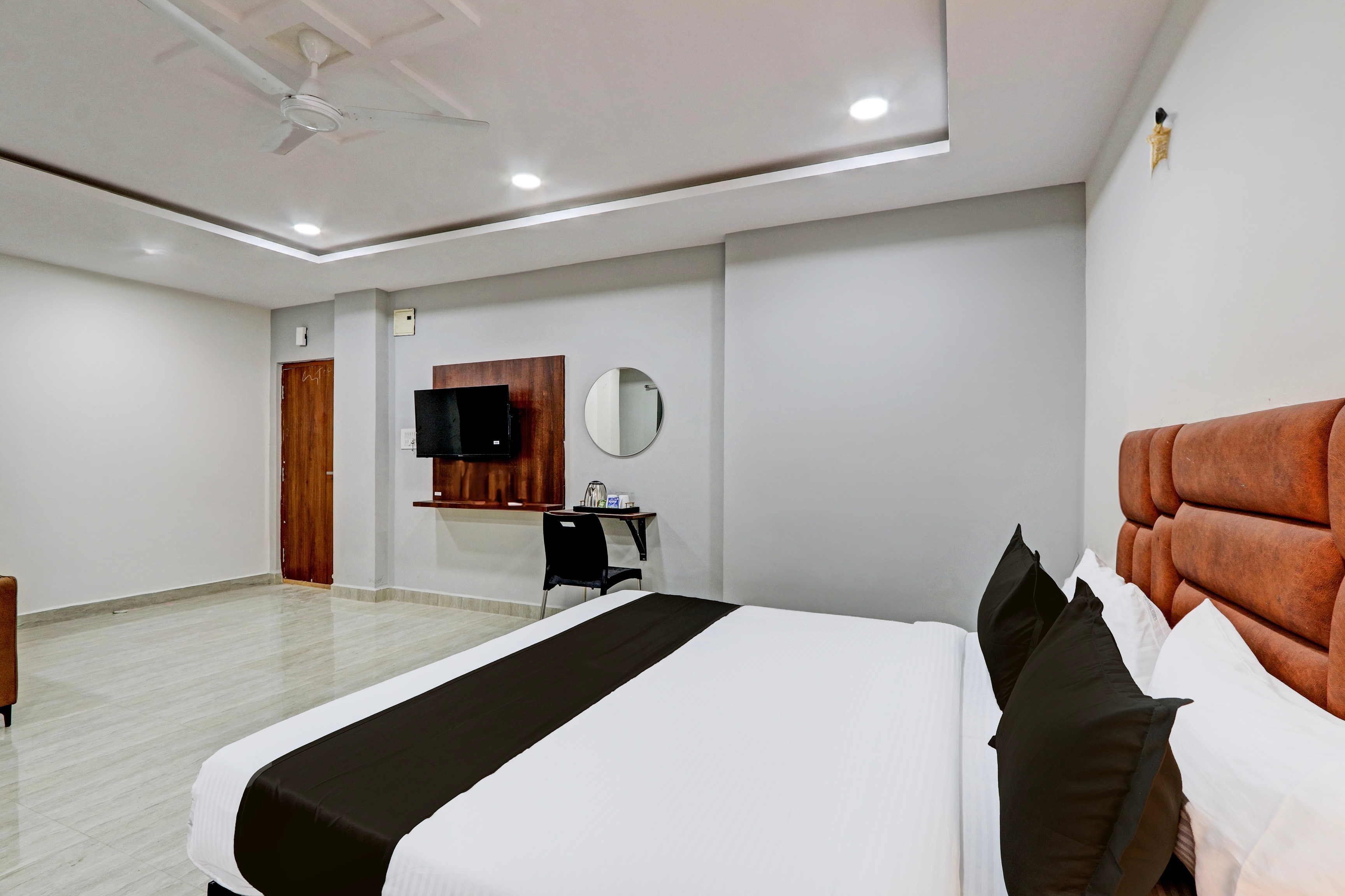 Hotel O Lavish Tranquil - Tap to explore photos