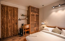 Deluxe Room (With Shared Washroom)