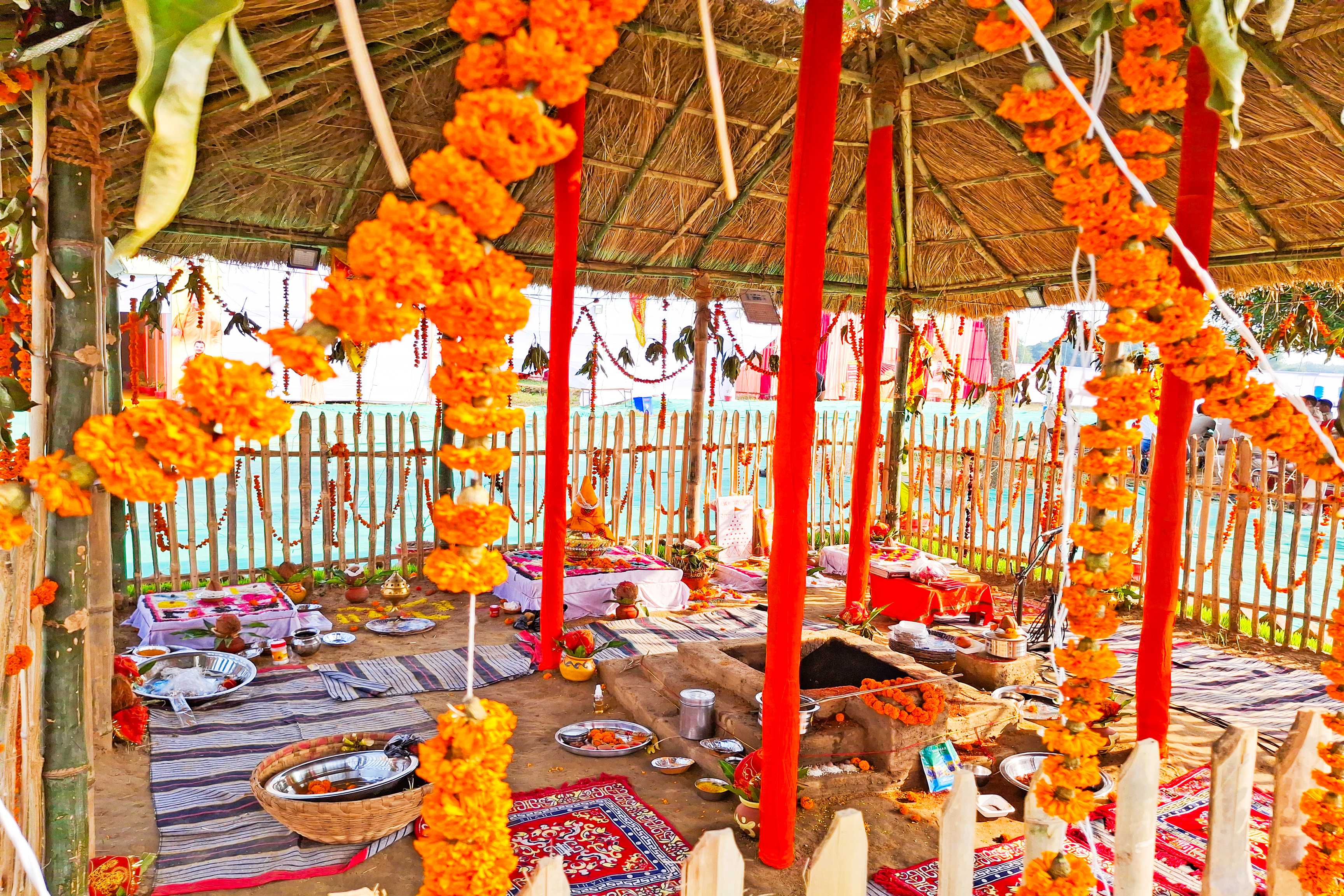 Tulsi Peeth Ashram Royal Tent near Prayagraj Sangam - Tap to explore photos