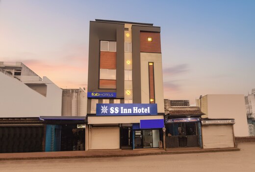 FabHotel SS Inn - Indore International Airport