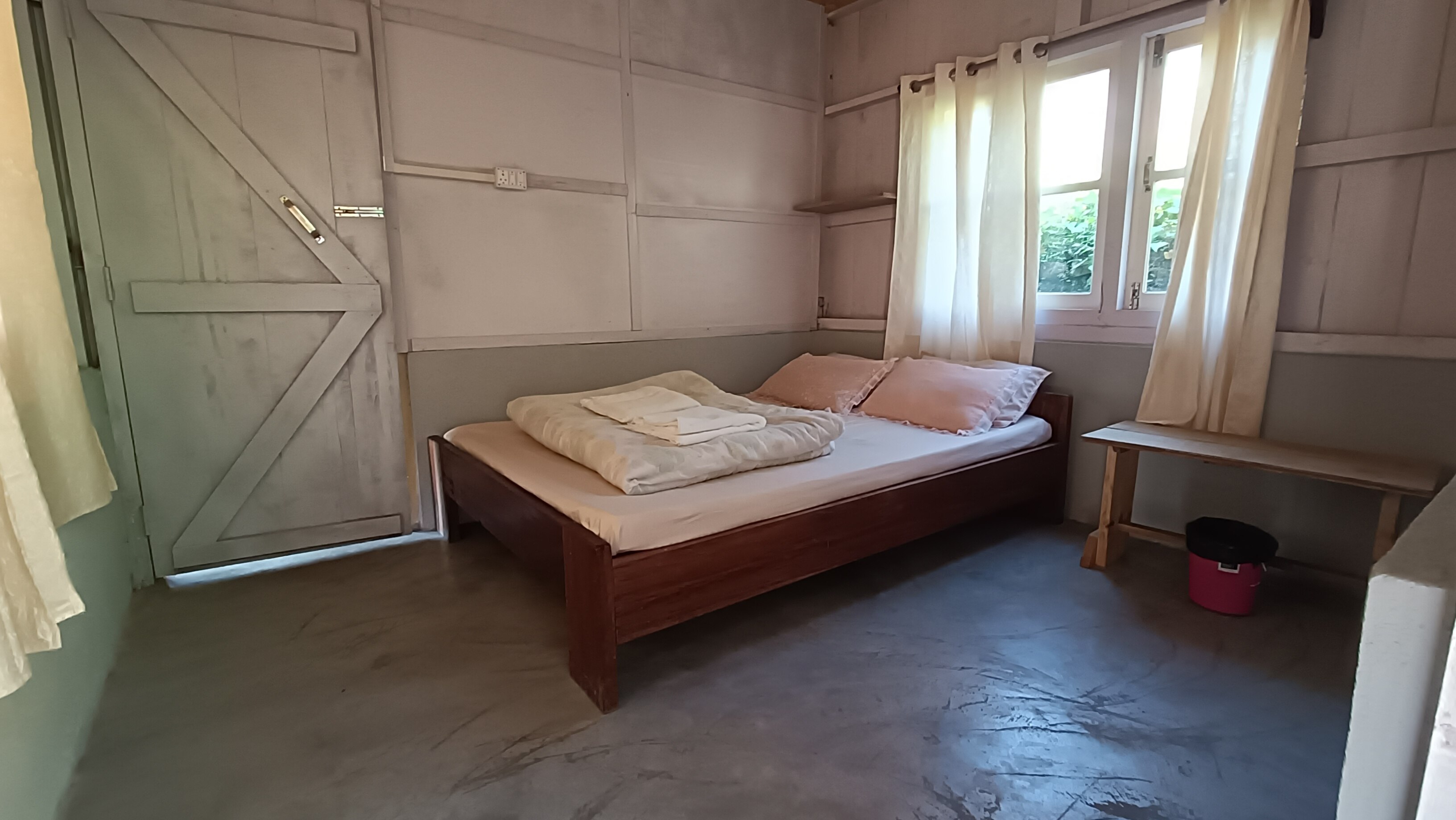 KEVISONO HOMESTAY - Tap to explore photos