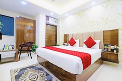 Hotel University, Delhi