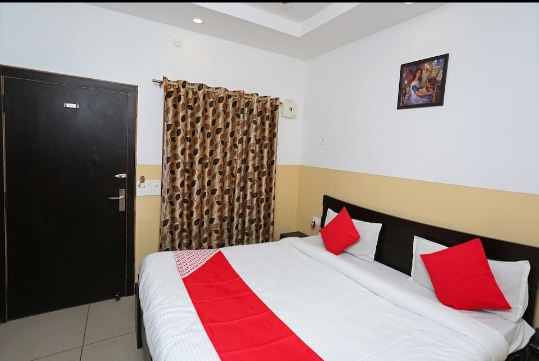 Atithi Guest House - Tap to explore photos