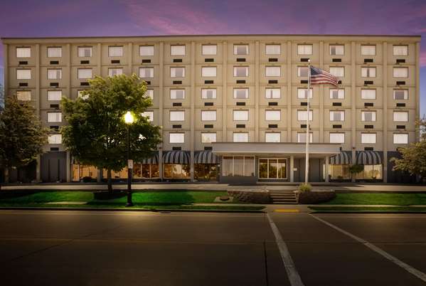 Best Western Riverfront Inn - Tap to explore photos
