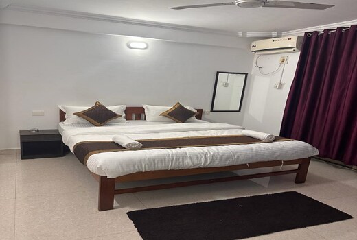 Naisha Guest House