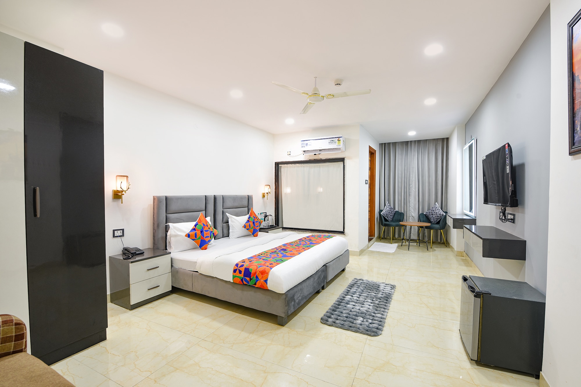 FabHotel Prime The Aroma - ILBS Hospital/Chattarpur Metro Station - Tap to explore photos