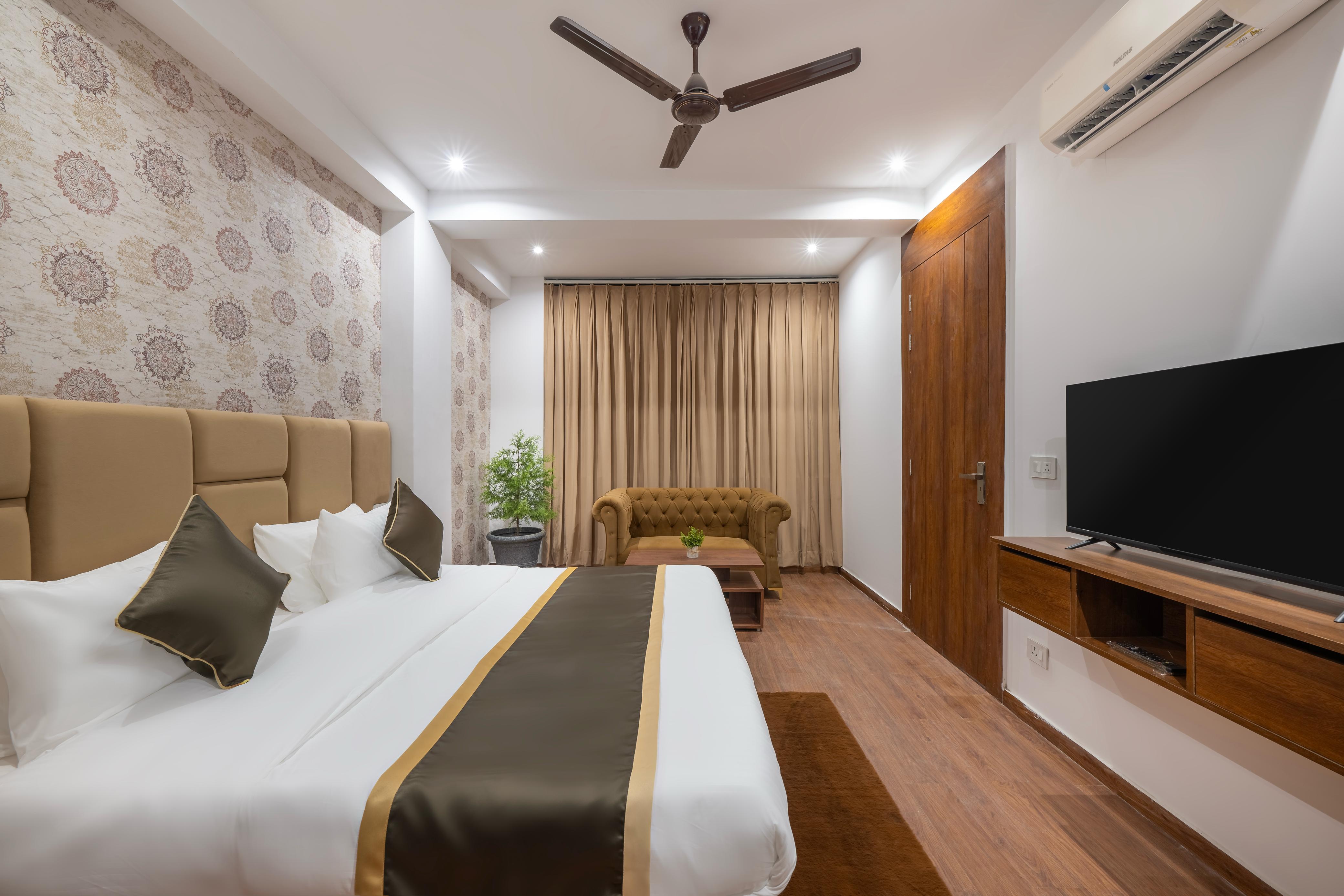 Echron|2BHK Aprt|Jacuzzi|Balcony| - Tap to explore photos