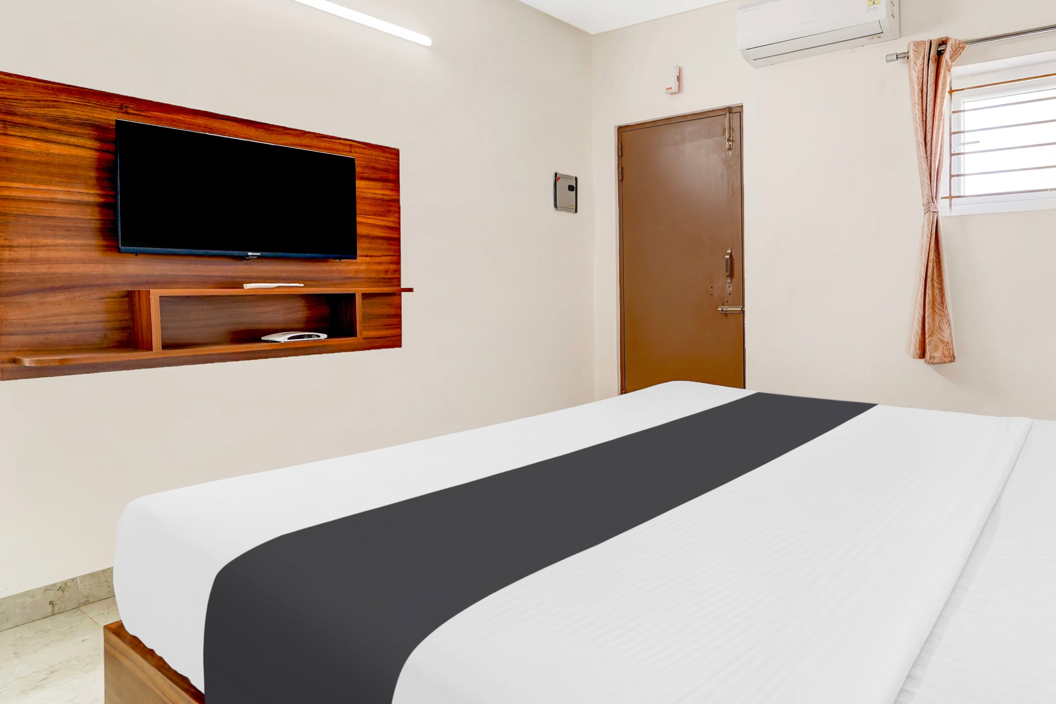 Super Hotel O Avinashi Road Coimbatore - Tap to explore photos