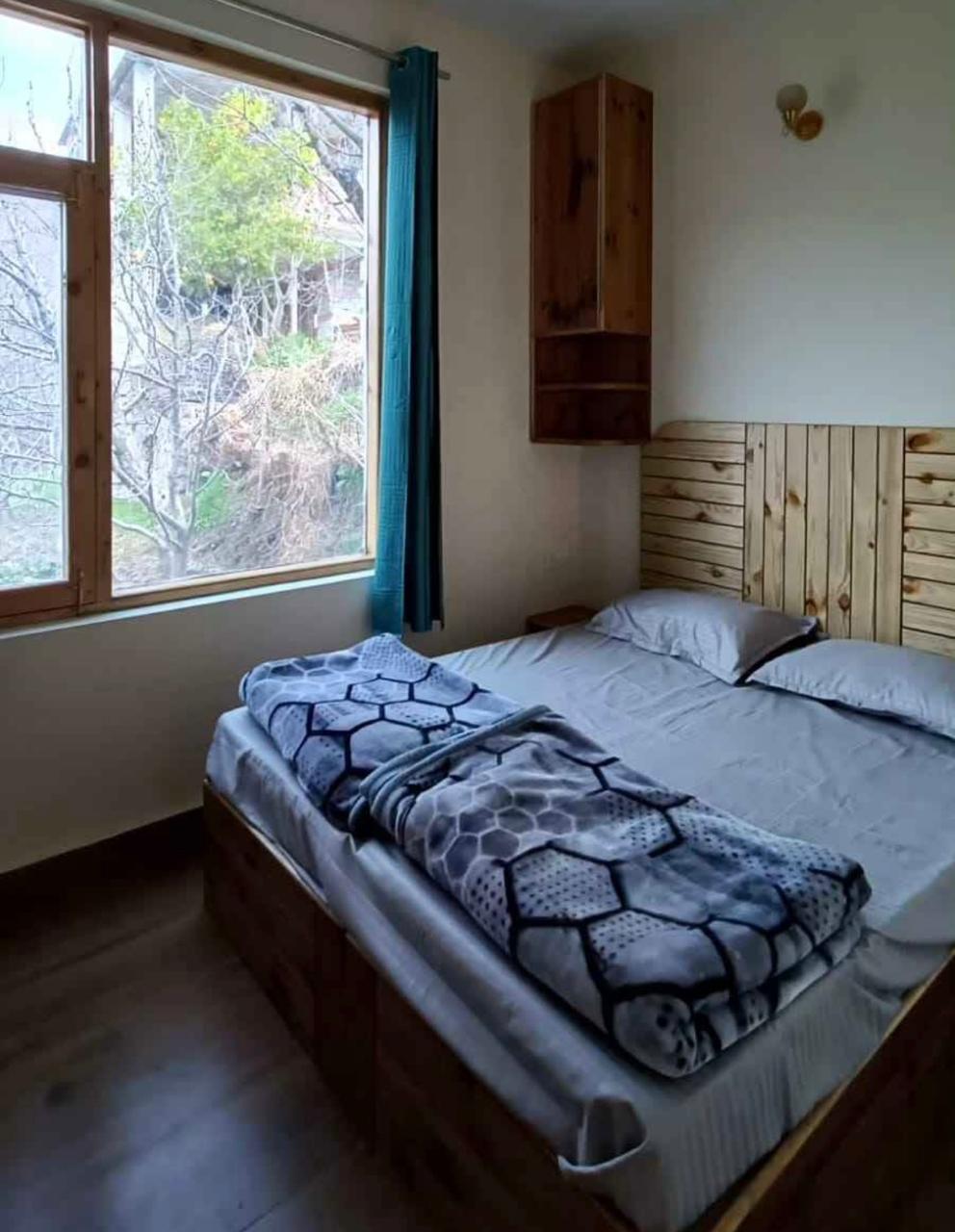 Trishul Rooms & Dorms - Tap to explore photos