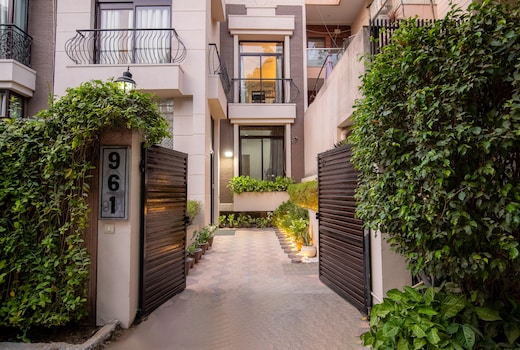 BedChambers Serviced Apartments @Sector 40