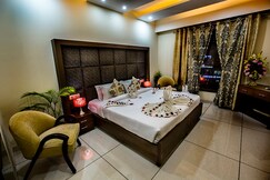 Hotel The 13een, Kharar