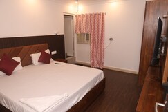 Gulabi Hotel & Banquet, Patna