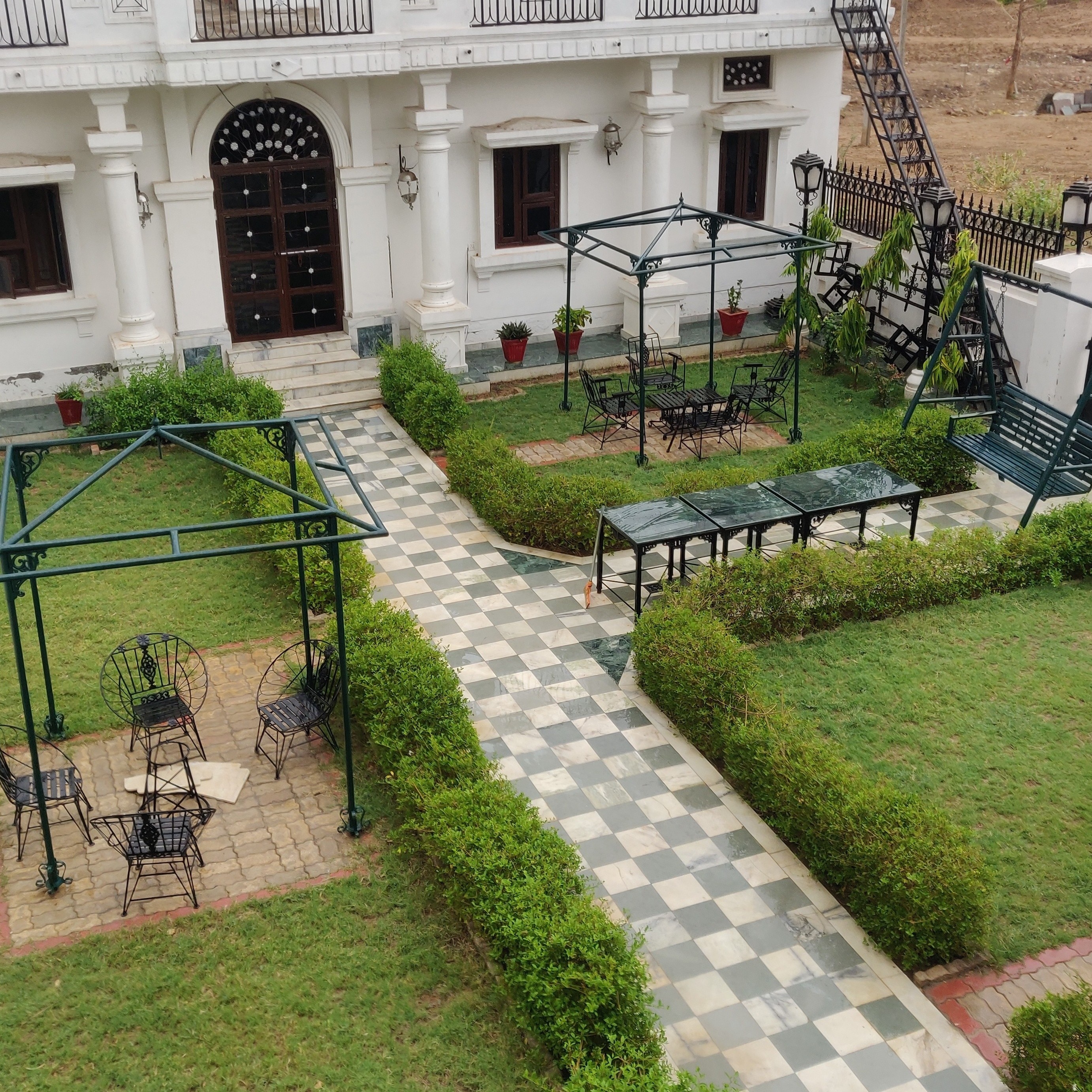Madhu Villas Guest House - Tap to explore photos