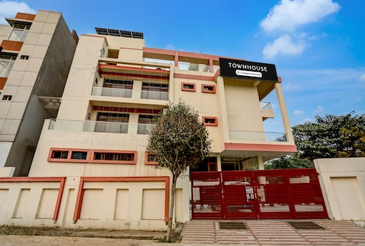 Super OYO Townhouse Gomti Nagar Sector 1 Formerly The Gahmar Inn