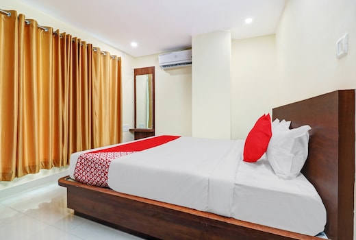 Hotel O Silver House Near Mantri Square Mall
