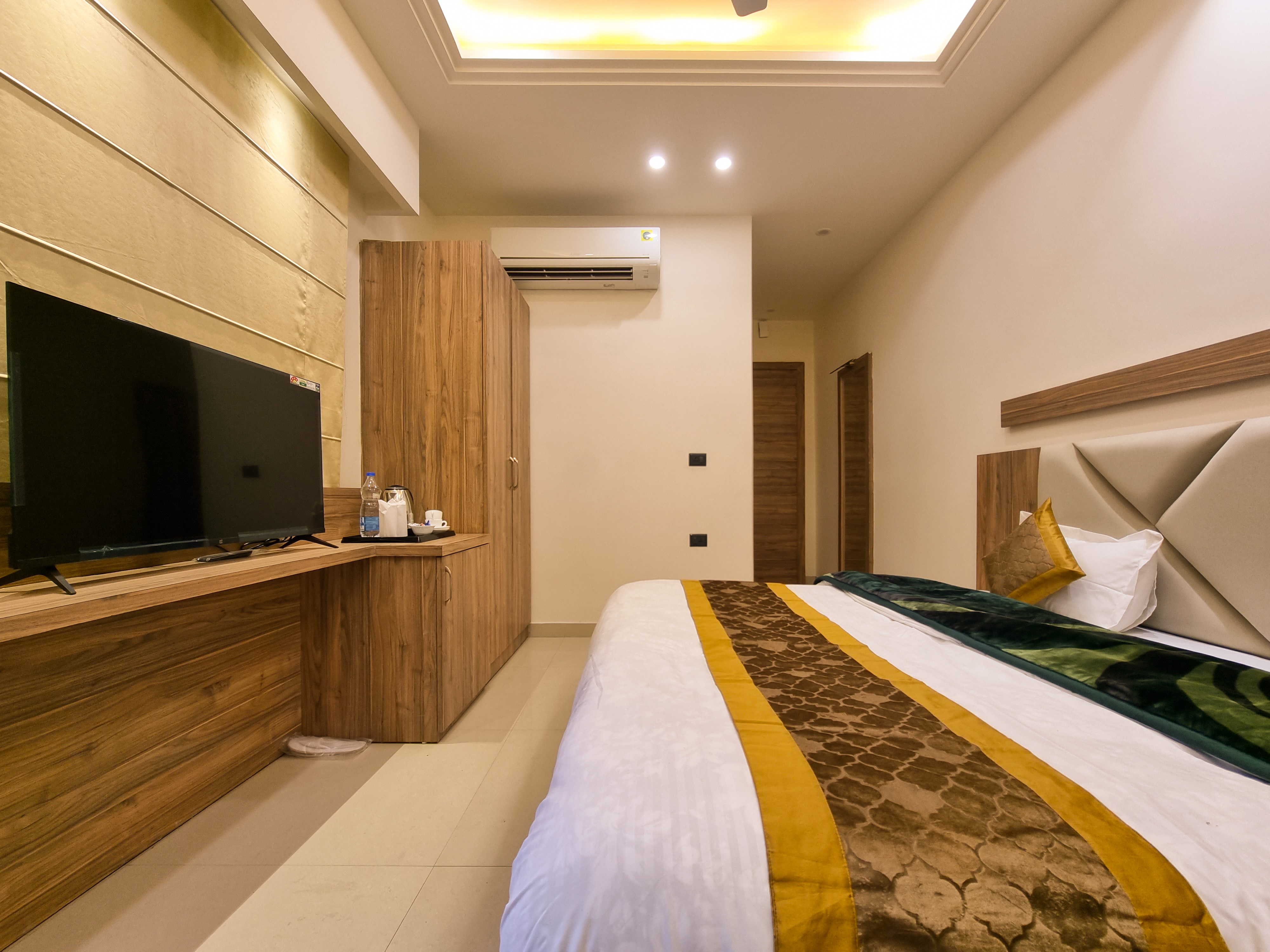 Jannat Hotel, Chamba Himachal - Tap to explore photos