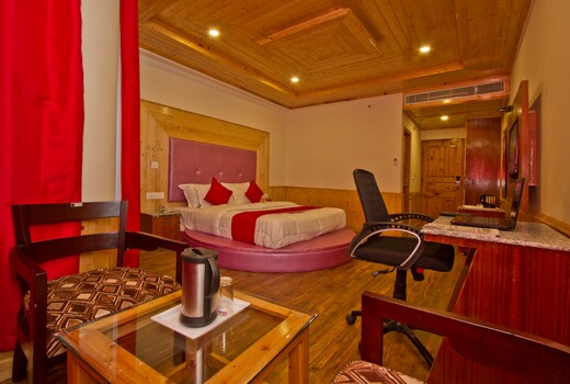 Sarthak Regency Centrally Heated Air Cooled Manali Hotel Price Address Reviews