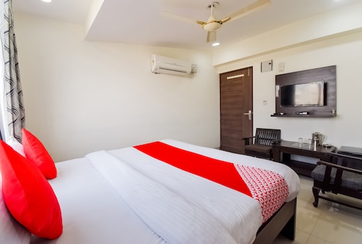 Hotel O Aana Residency