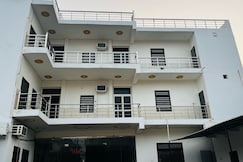 Collection O Sunrakh Road Crossway Formerly Shri Mukund Dham, Vrindavan