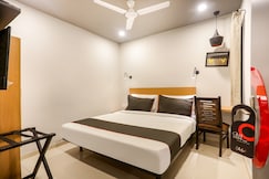 Collection O Le Noida Hotel Near Sector 76 Metro Station, Noida