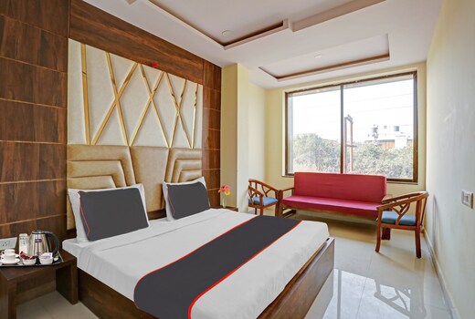 Capital O Mt Corporate Stays Near Iskcon Temple Noida