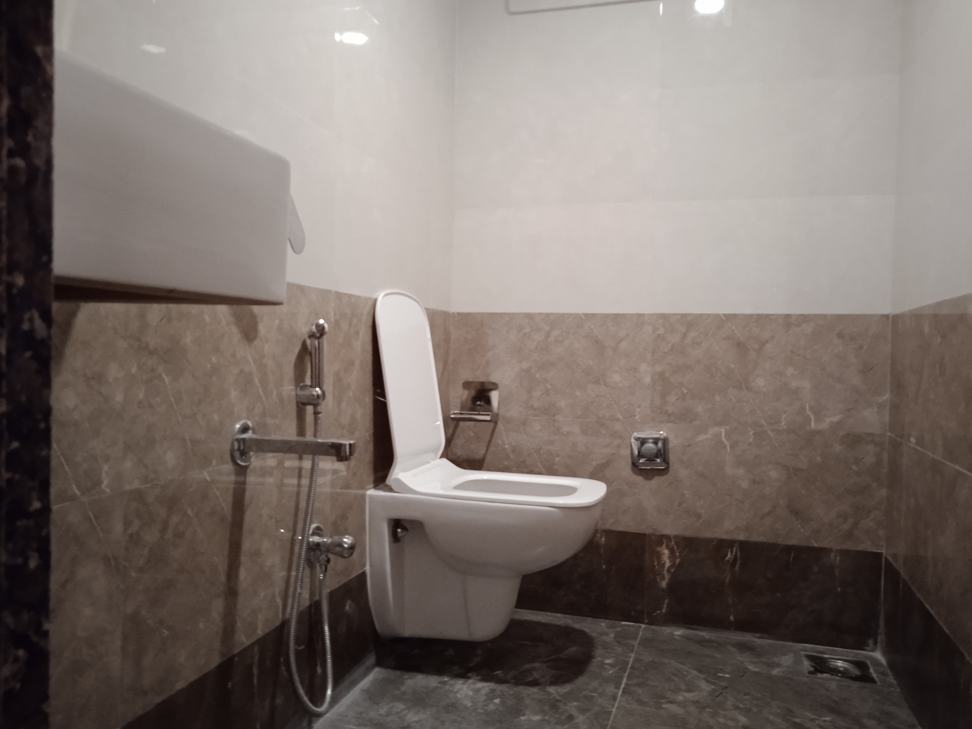 Hotel Raheja Residency - Tap to explore photos