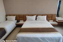 Swaraj Lodging and Function Hall, Hingoli