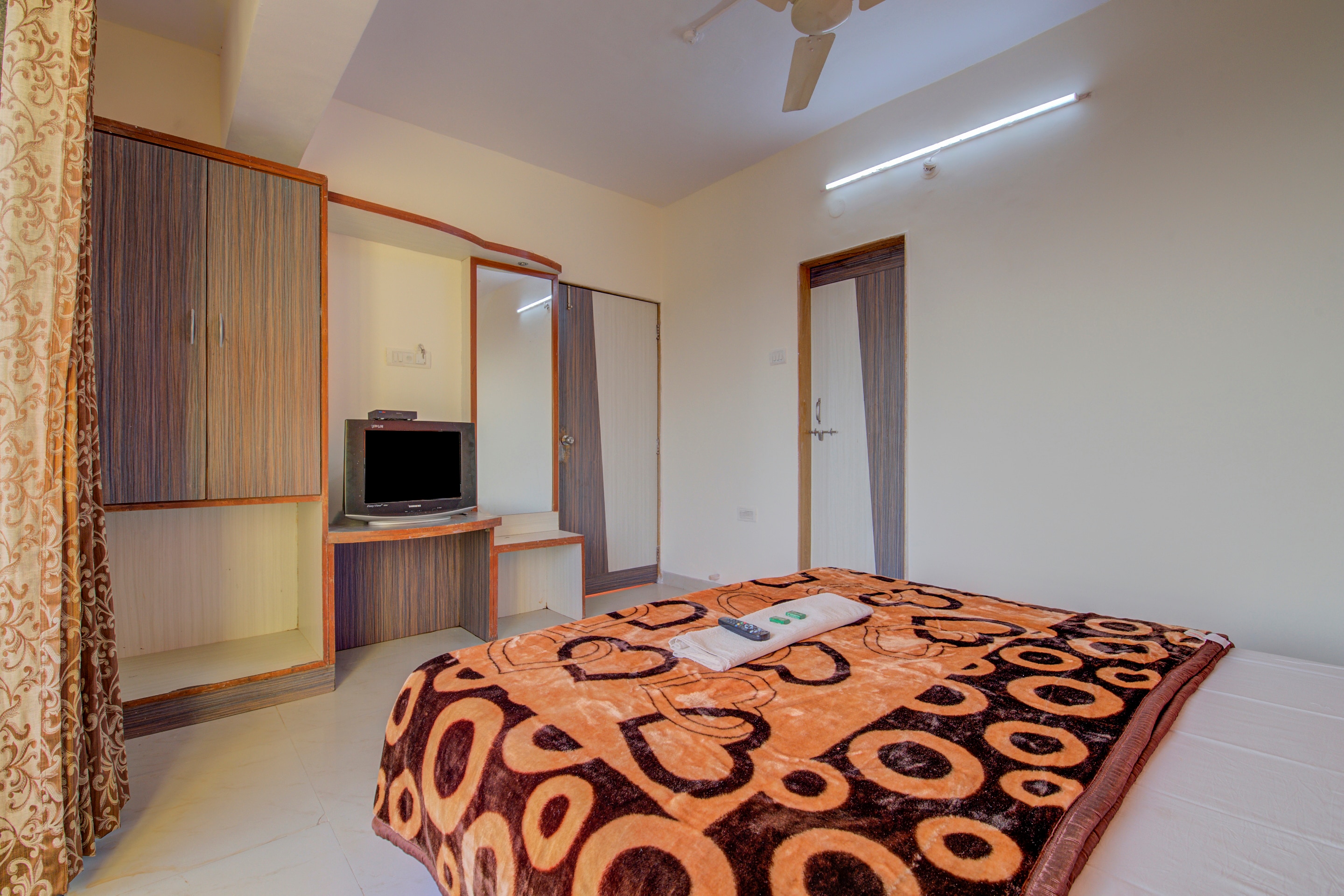 Sonu Villa Niwas | Rooms & Restaurant 4