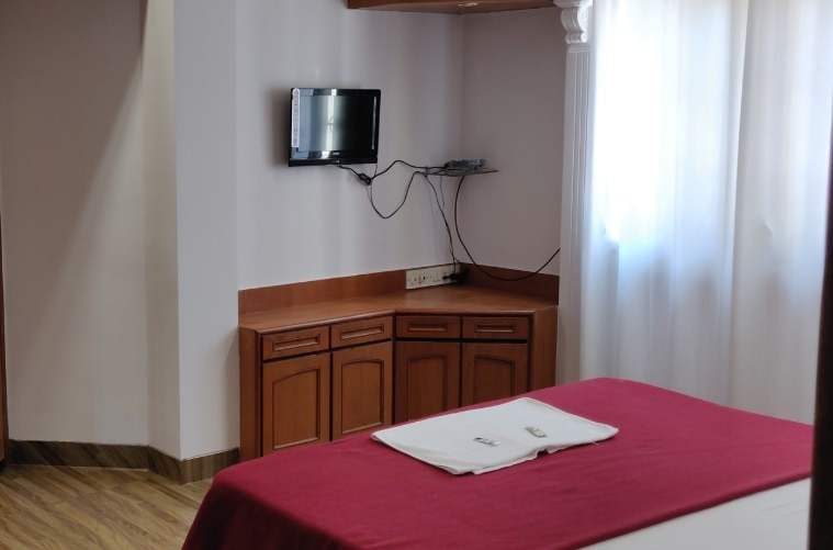 Astha Home Kandivali Bungalow | Rooms & Meals - Tap to explore photos