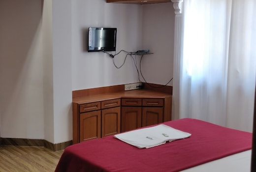 Astha Home Kandivali Bungalow | Rooms & Meals