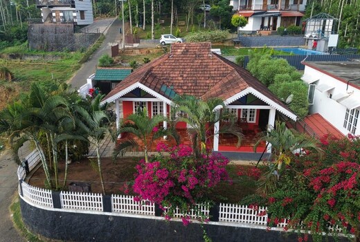 Izzel Vintage House by Awaken Resorts