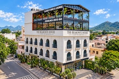 The Belmonte House by Noventa - Rooftop Pool Hotel in Udaipur, Udaipur