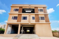 Super Townhouse IT Chennai Formerly Radha Jayam Residency, Tiruvallur