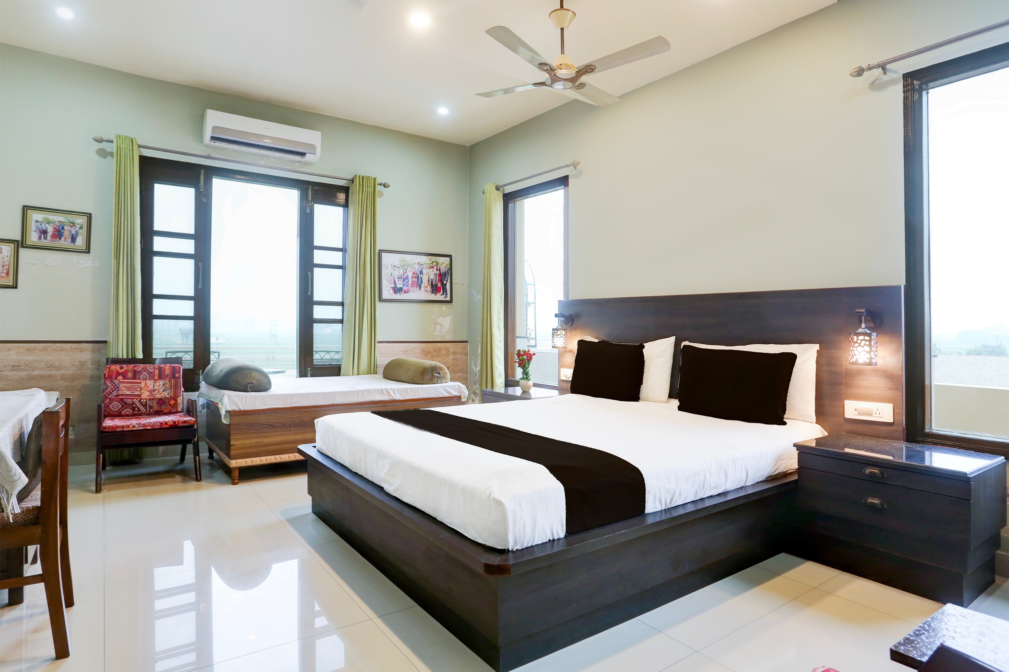 Hotel O Himmat House - Tap to explore photos