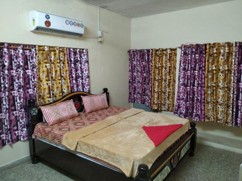 Blue Beach Guest House Vishakpatnam - Tap to explore photos