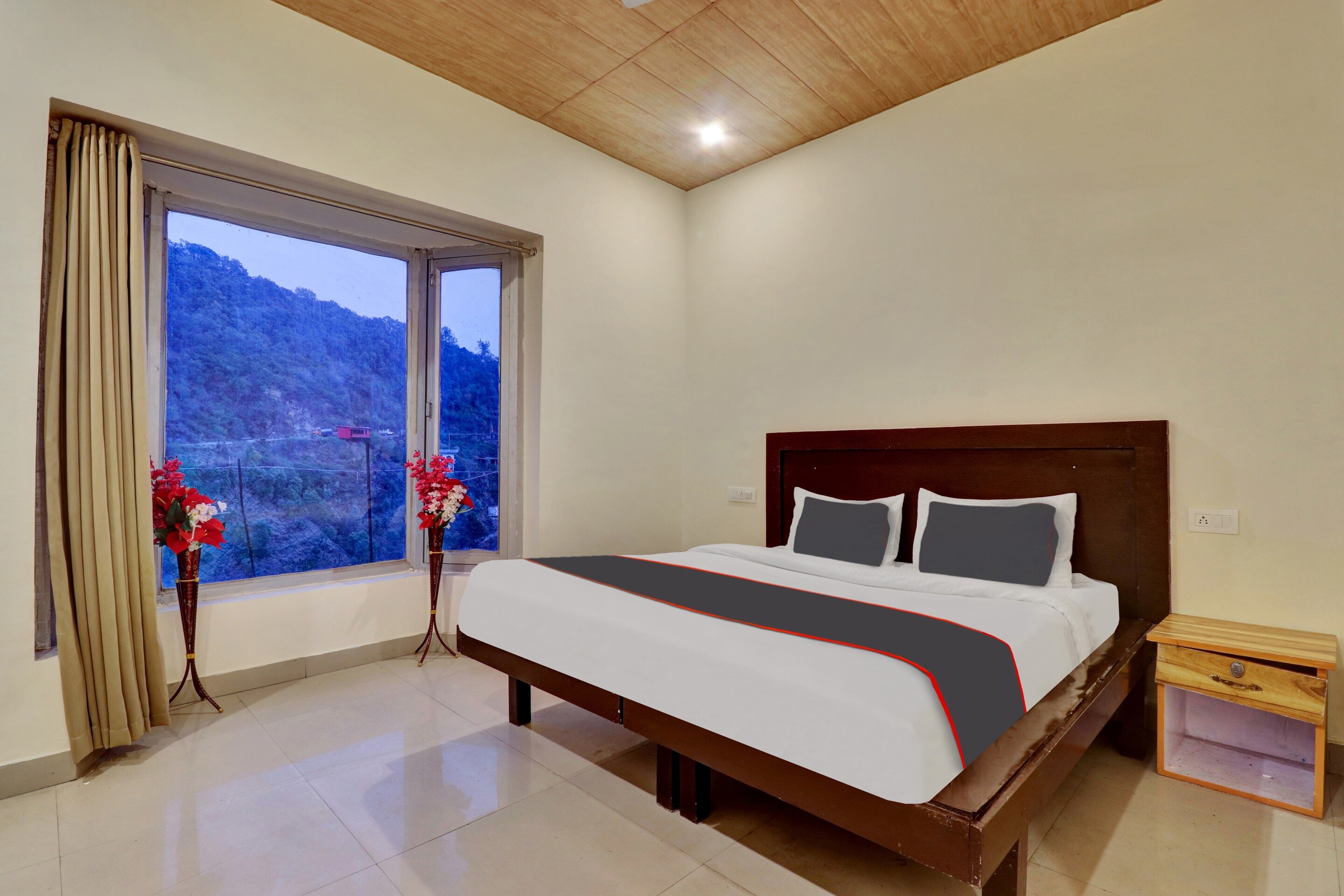Collection O Shiv Sutra Resorts, Mussoorie - Tap to explore photos