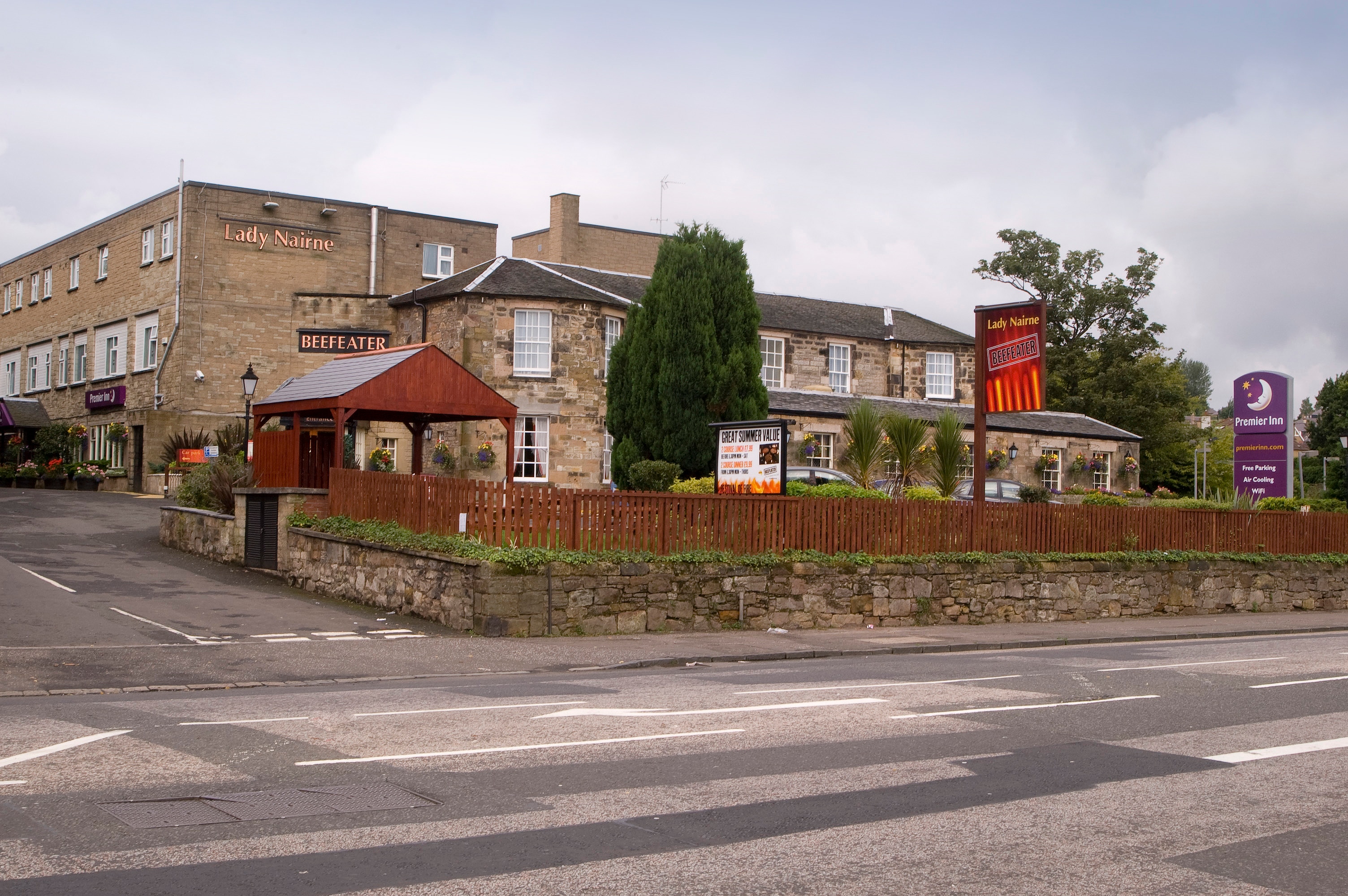 Premier Inn Edinburgh East - Tap to explore photos