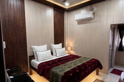 Hotel Mrityunjay Coze Stay, Ayodhya