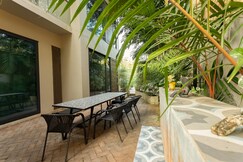 Sunhouse 4 bedroom Luxury villa near thalasa, Goa