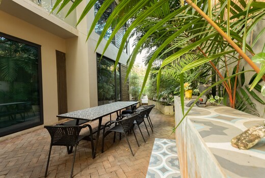 Sunhouse 4 bedroom Luxury villa near thalasa