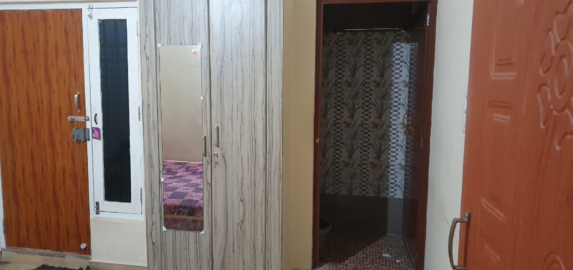 Everest Homestay Pondicherry - Tap to explore photos