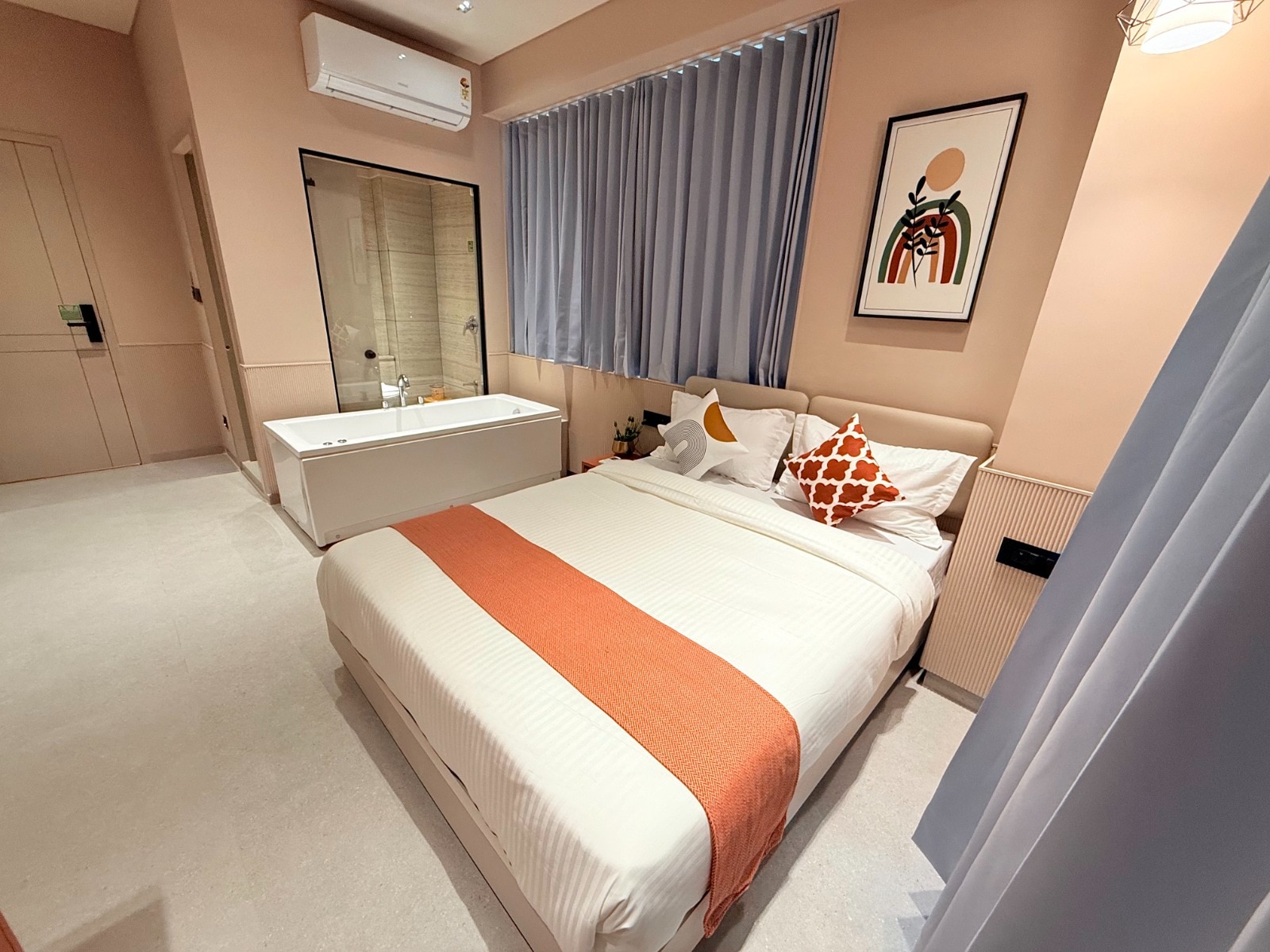 HOTEL FUN REGENCY - Tap to explore photos