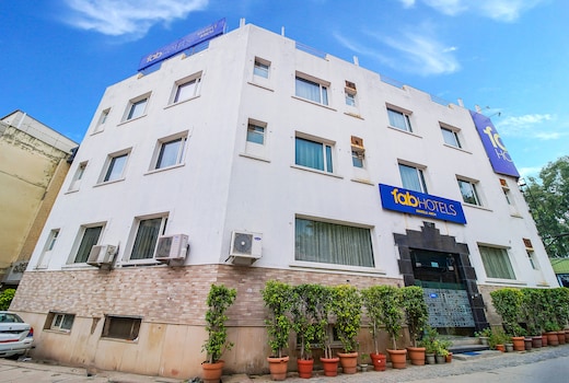 FabHotel Marble Arch Karol Bagh