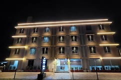 Lexora Hotel, Sanand