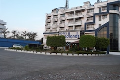Hotel Woodlands, Vapi