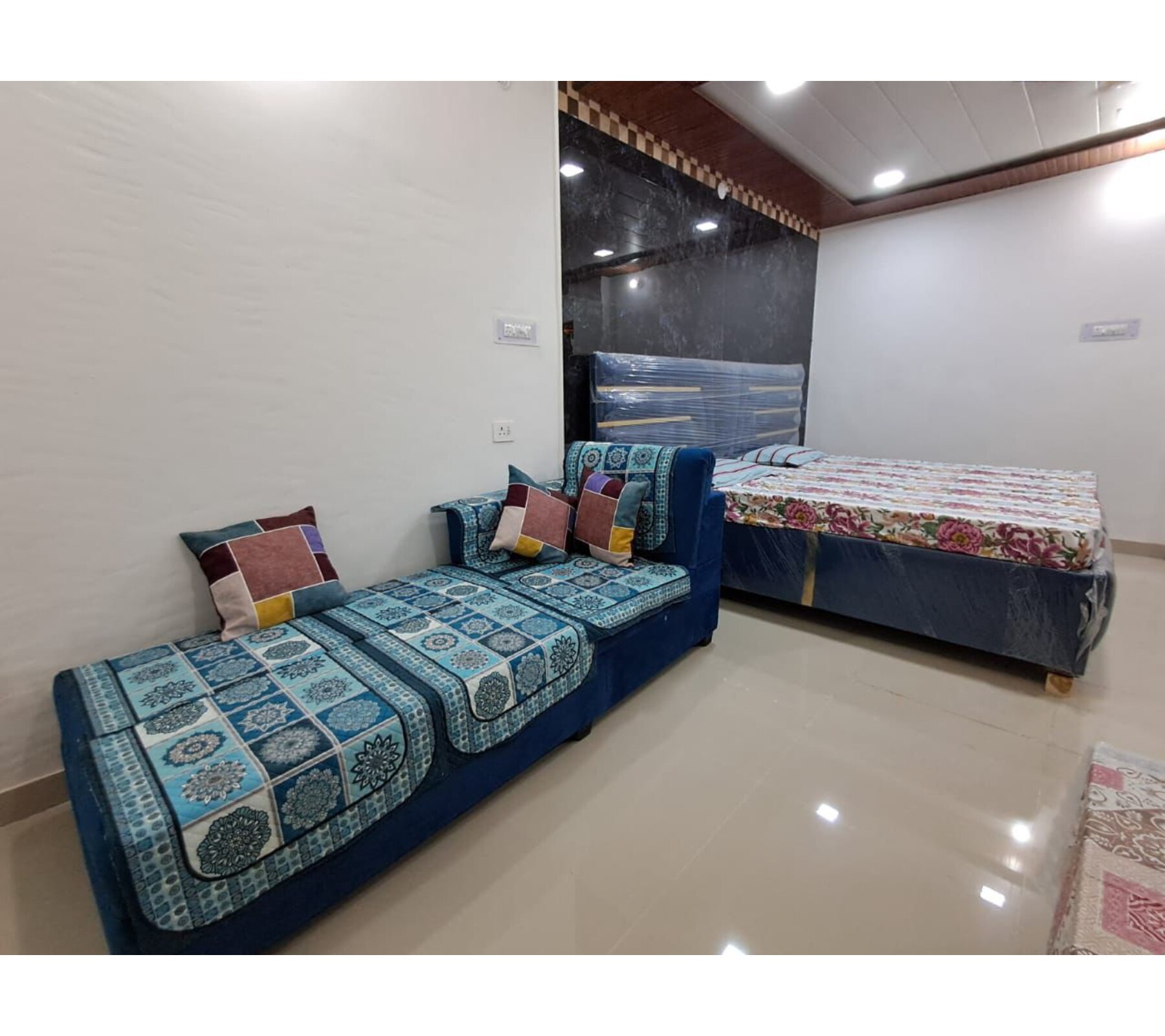 Tabtrips Saanchi villa homestay - Tap to explore photos