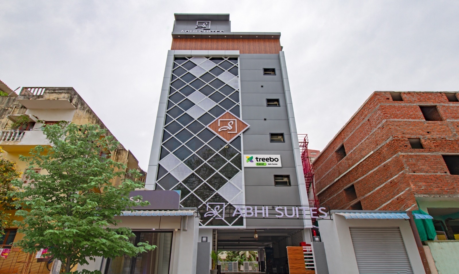 Hotel Abhi Suites - Tap to explore photos