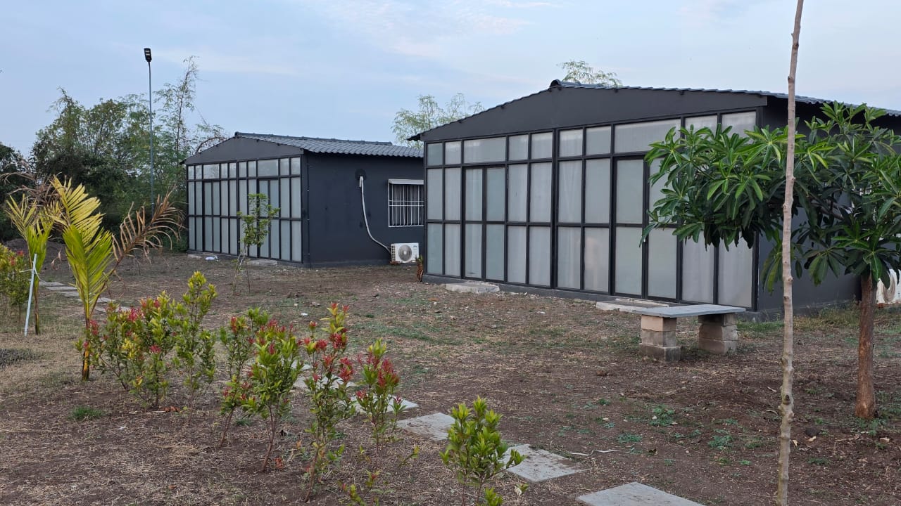 Deluxe Room with Garden View 1
